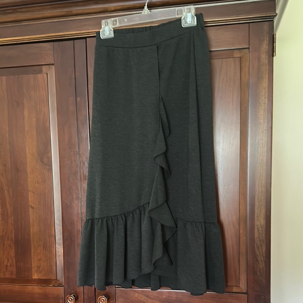 Sundance Boutique Green Wrap Midi Skirt with Ruffled Asymmetrical Design